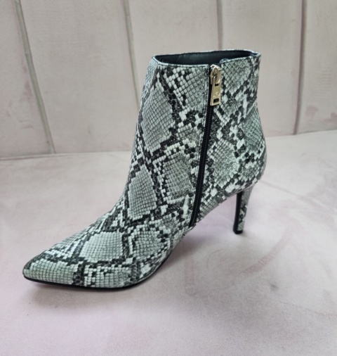 Botki Motivi rozm. 39