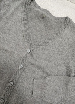 Szary sweterek dziewczęcy George