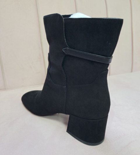 Zamszowe botki Motivi rozm. 39