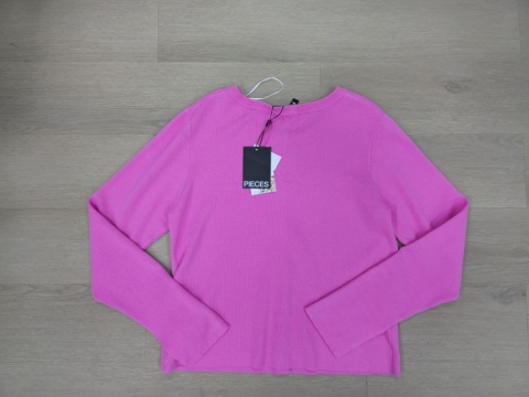 Różowy sweterek pieces rozm. L