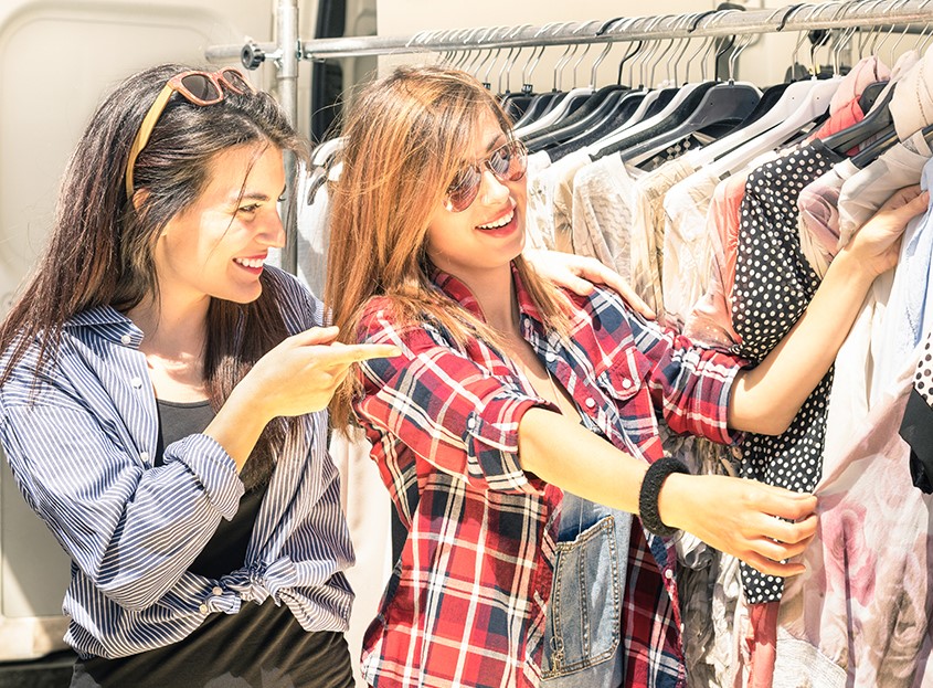 Zakupy w outletach i lumpeksach- kilka powodów dla których warto